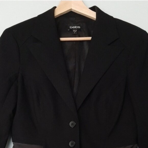 BEBE Cropped Satin Detail 3/4 Sleeve Blazer Jacket Button Front Black Sz 8 - Picture 2 of 15